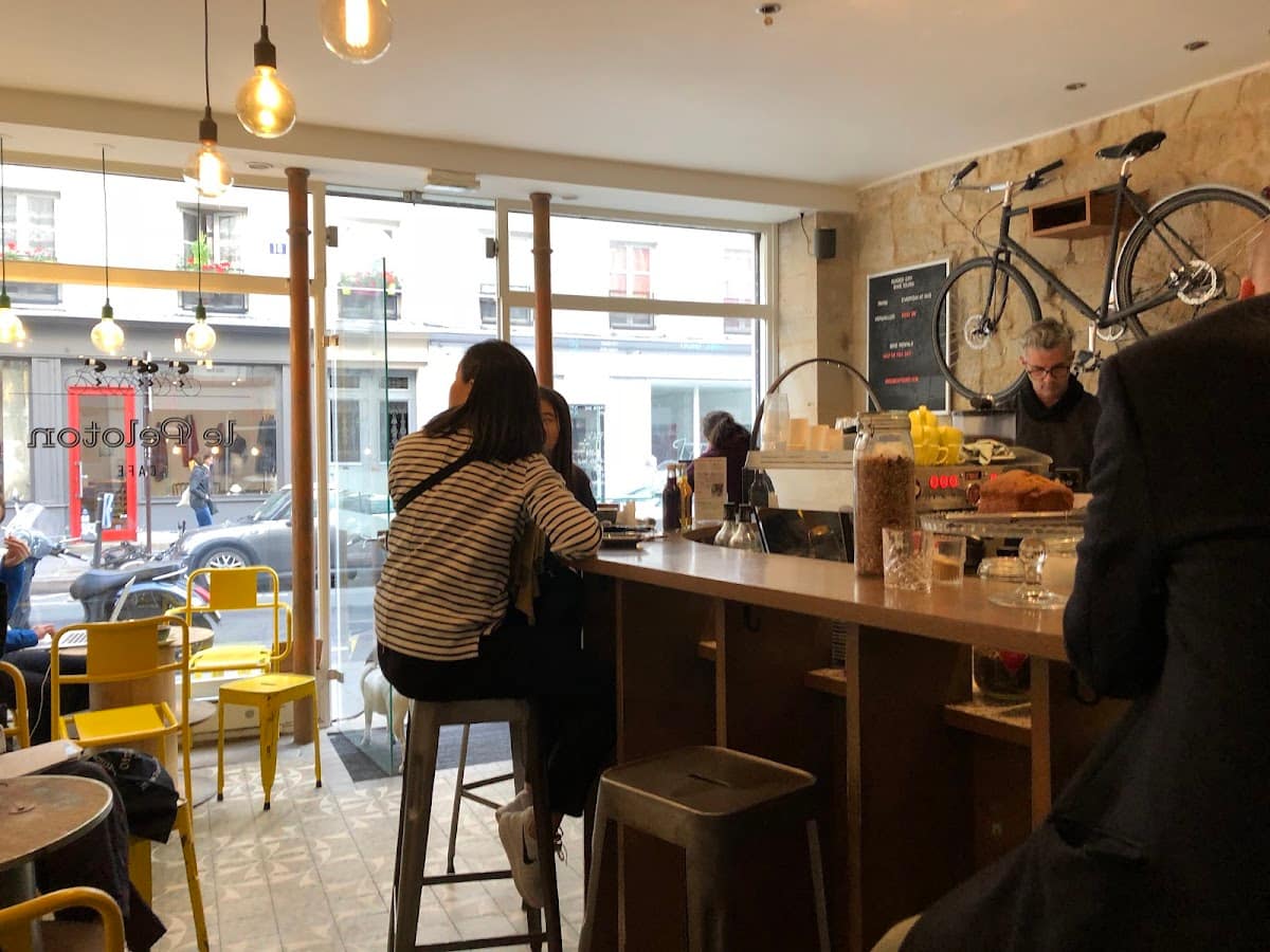 Le Peloton Café